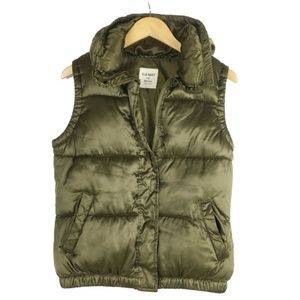 Old Navy hunter green puffer vest